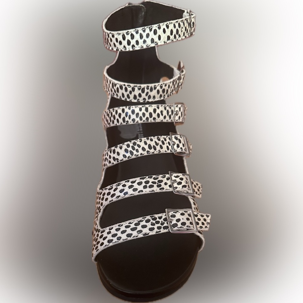 Lord & Taylor Women's Black and White buckled gladiator sandals new without box